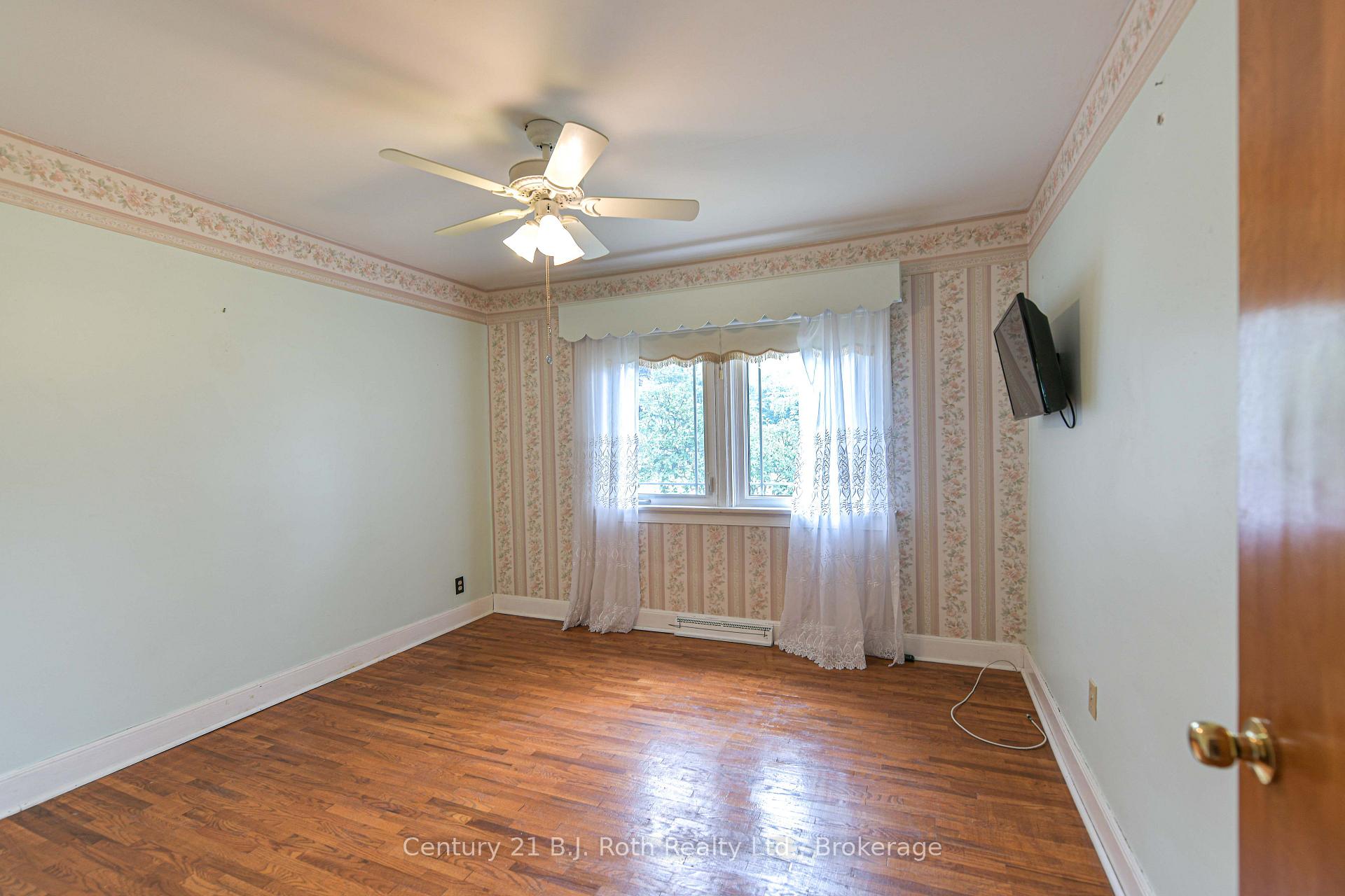 Photo 24 of 375 Parkhurst Crescent, Orillia — HOMEH