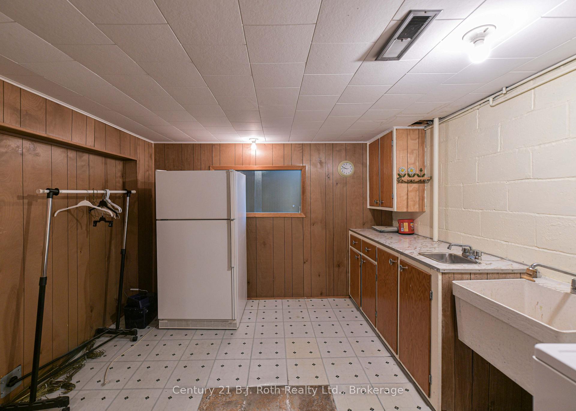 Photo 28 of 375 Parkhurst Crescent, Orillia — HOMEH