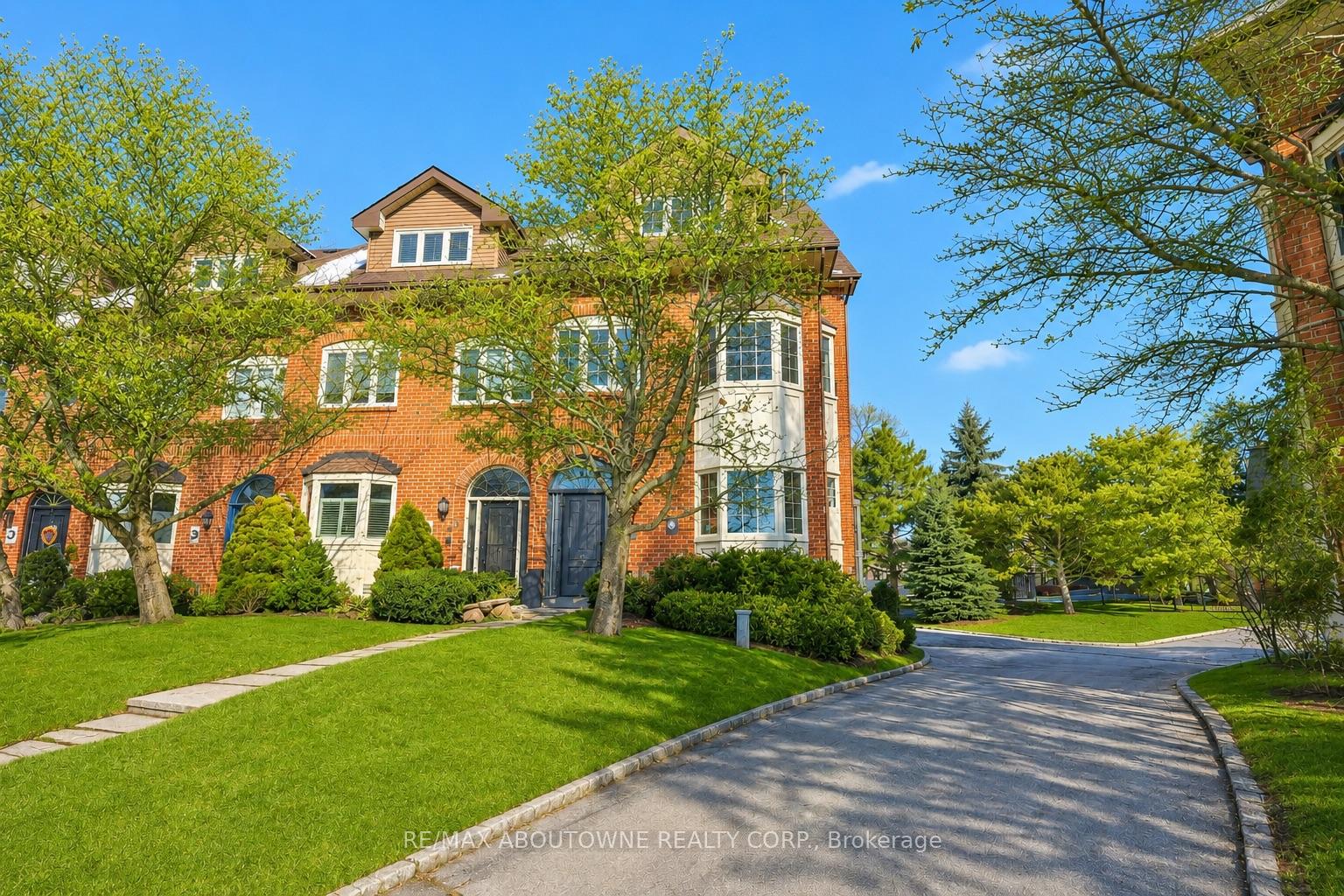 Photo 1 of 63 Tradewind Drive, Oakville, Bronte — HOMEH