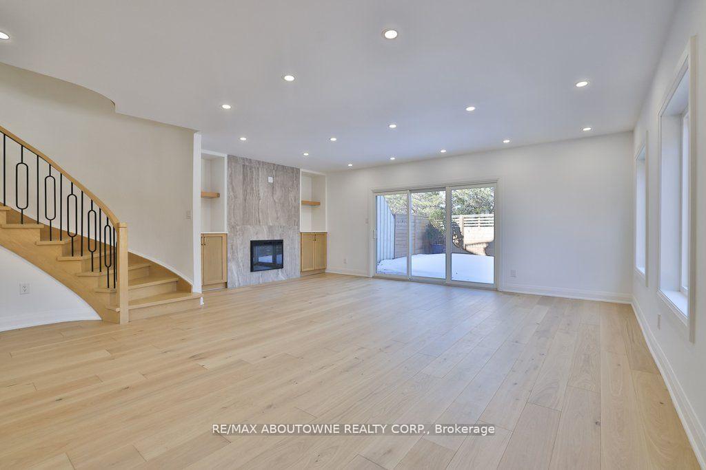 Photo 15 of 63 Tradewind Drive, Oakville, Bronte — HOMEH
