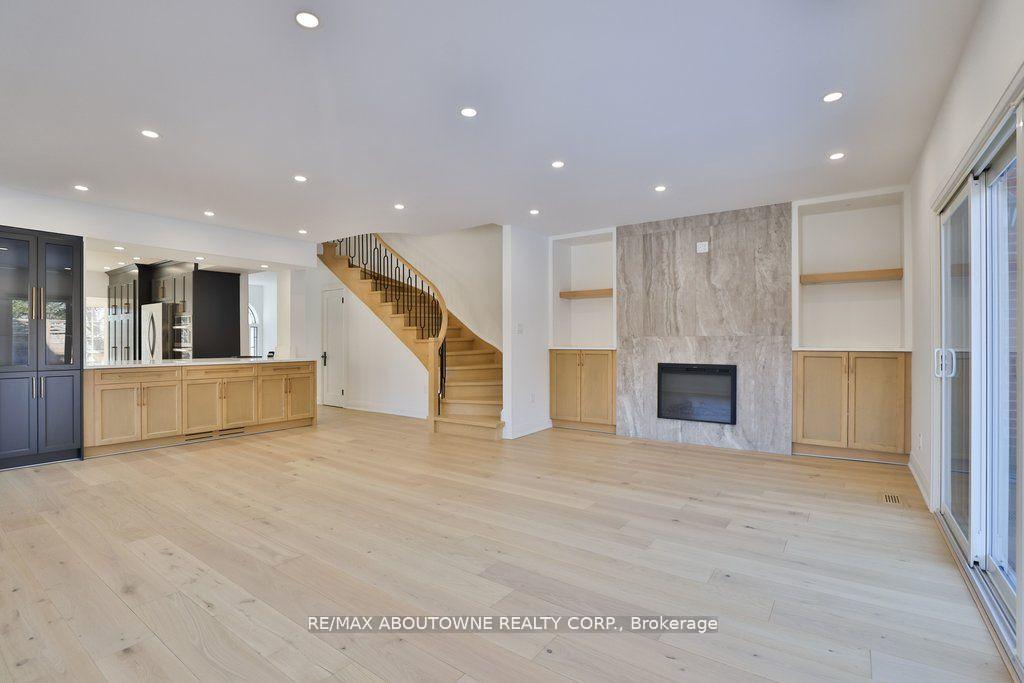 Photo 17 of 63 Tradewind Drive, Oakville, Bronte — HOMEH
