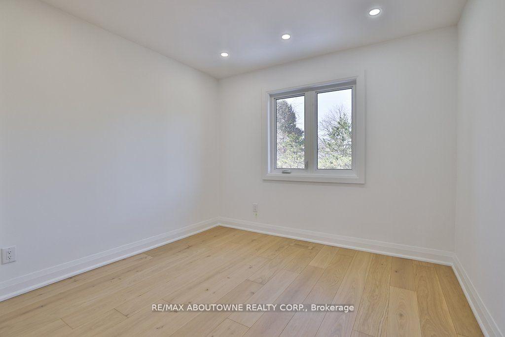 Photo 22 of 63 Tradewind Drive, Oakville, Bronte — HOMEH