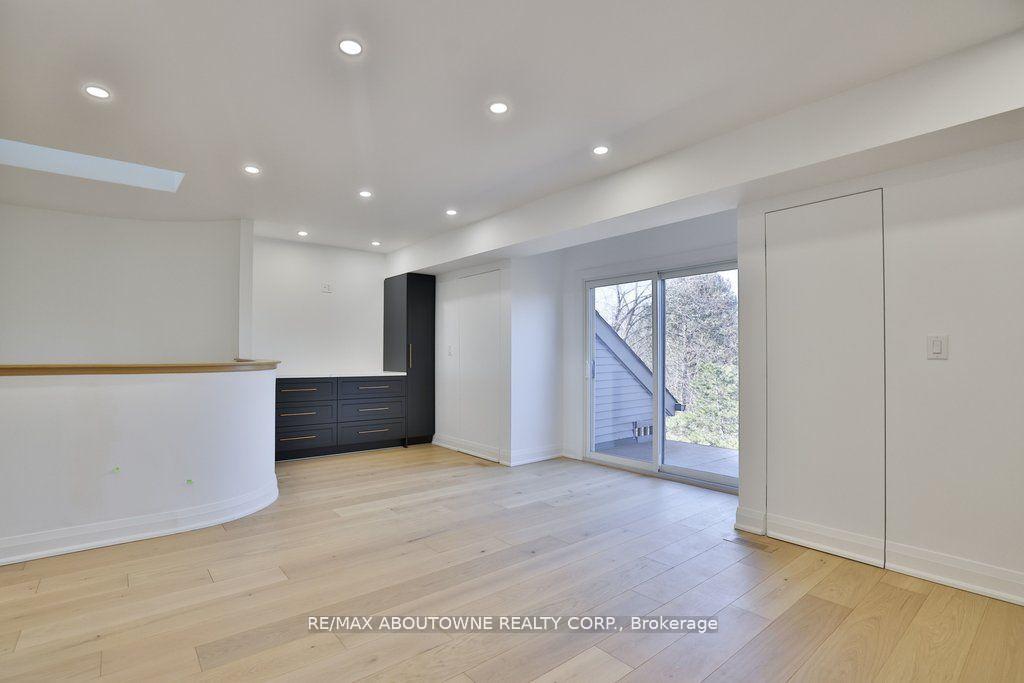 Photo 28 of 63 Tradewind Drive, Oakville, Bronte — HOMEH
