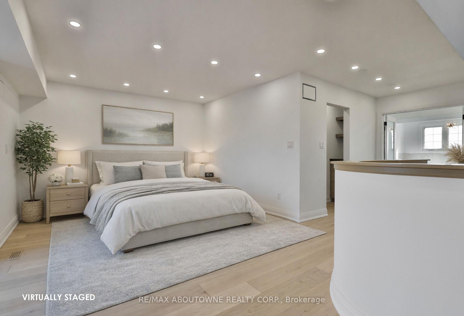 Photo 30 of 63 Tradewind Drive, Oakville, Bronte — HOMEH