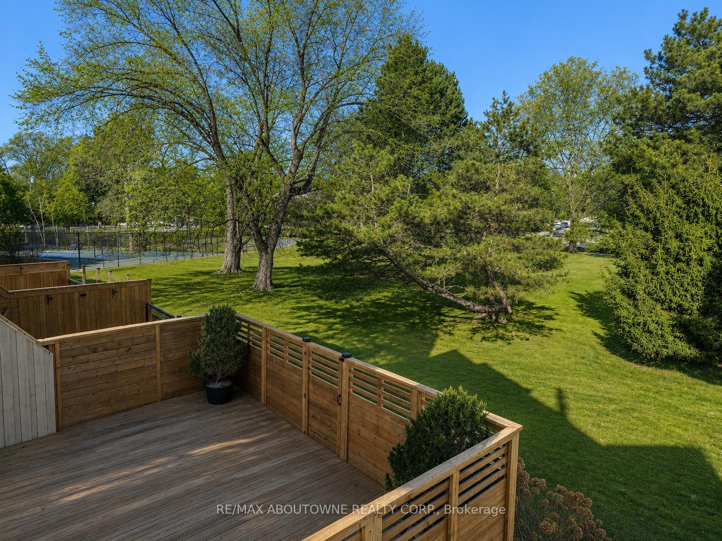 Photo 41 of 63 Tradewind Drive, Oakville, Bronte — HOMEH