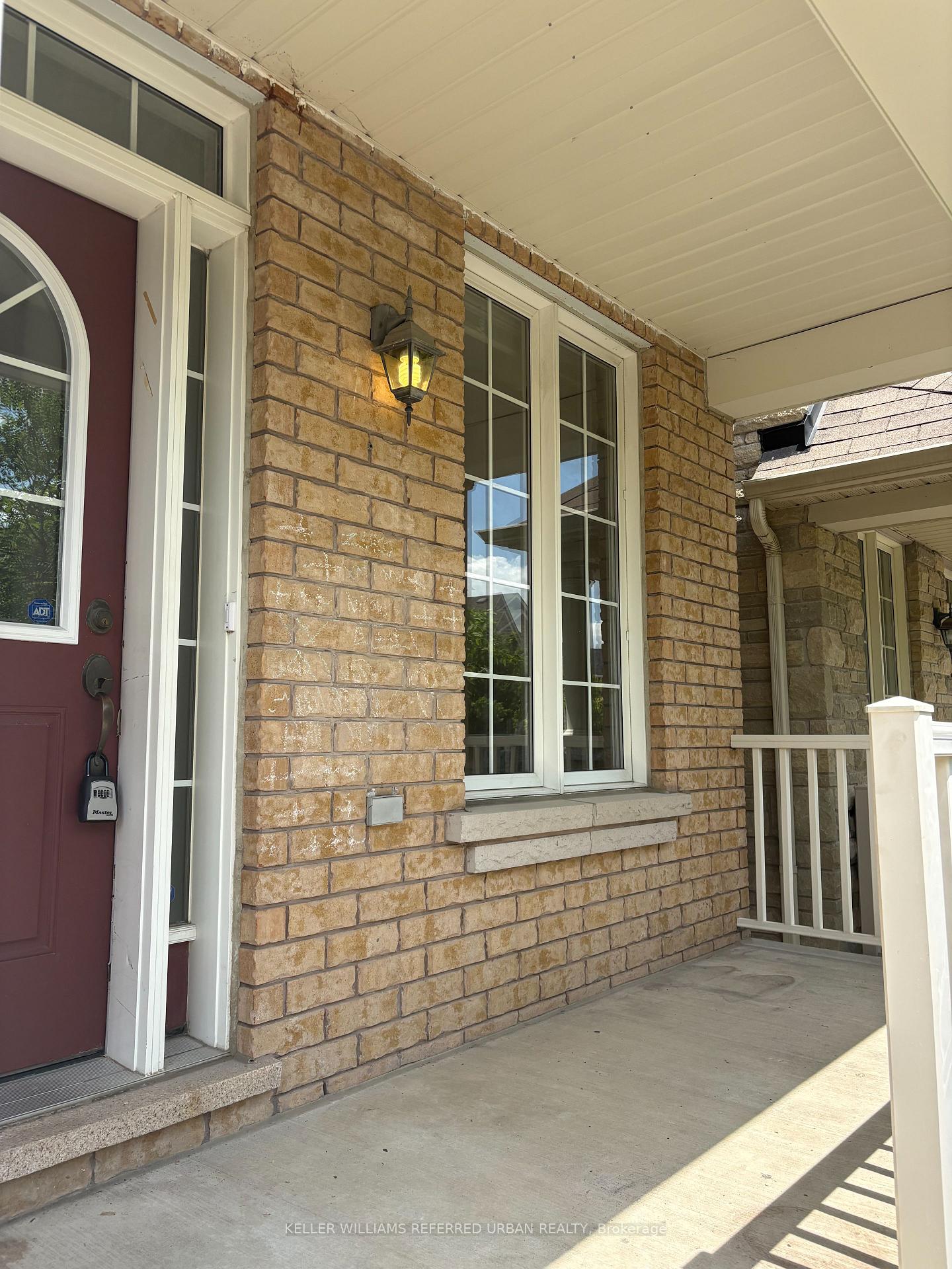 Photo 2 of 140 Foxwood Road, Vaughan, Patterson — HOMEH