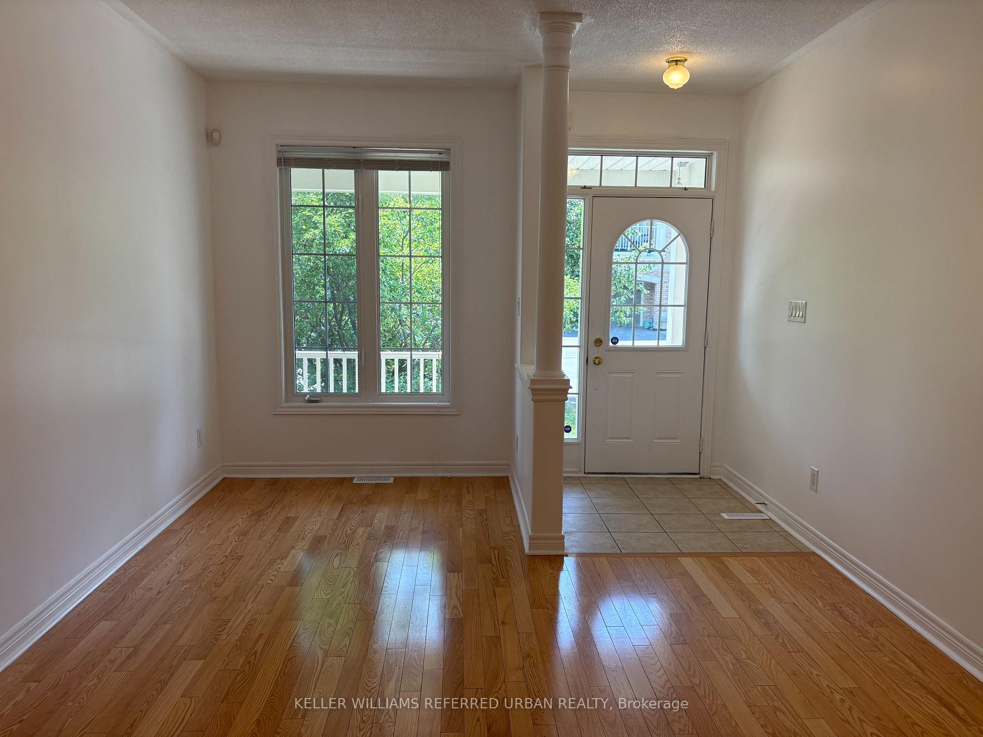 Photo 3 of 140 Foxwood Road, Vaughan, Patterson — HOMEH