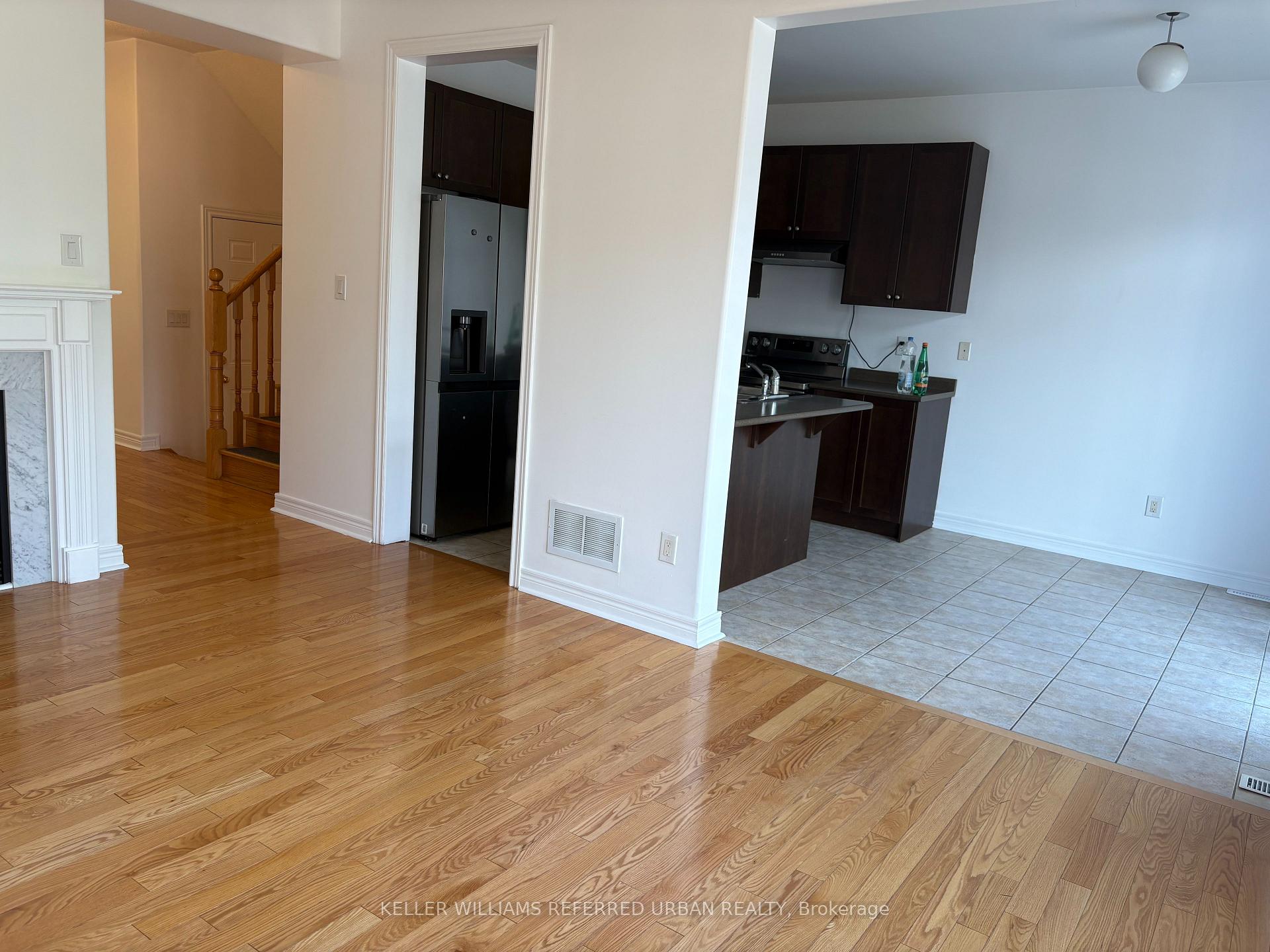 Photo 6 of 140 Foxwood Road, Vaughan, Patterson — HOMEH