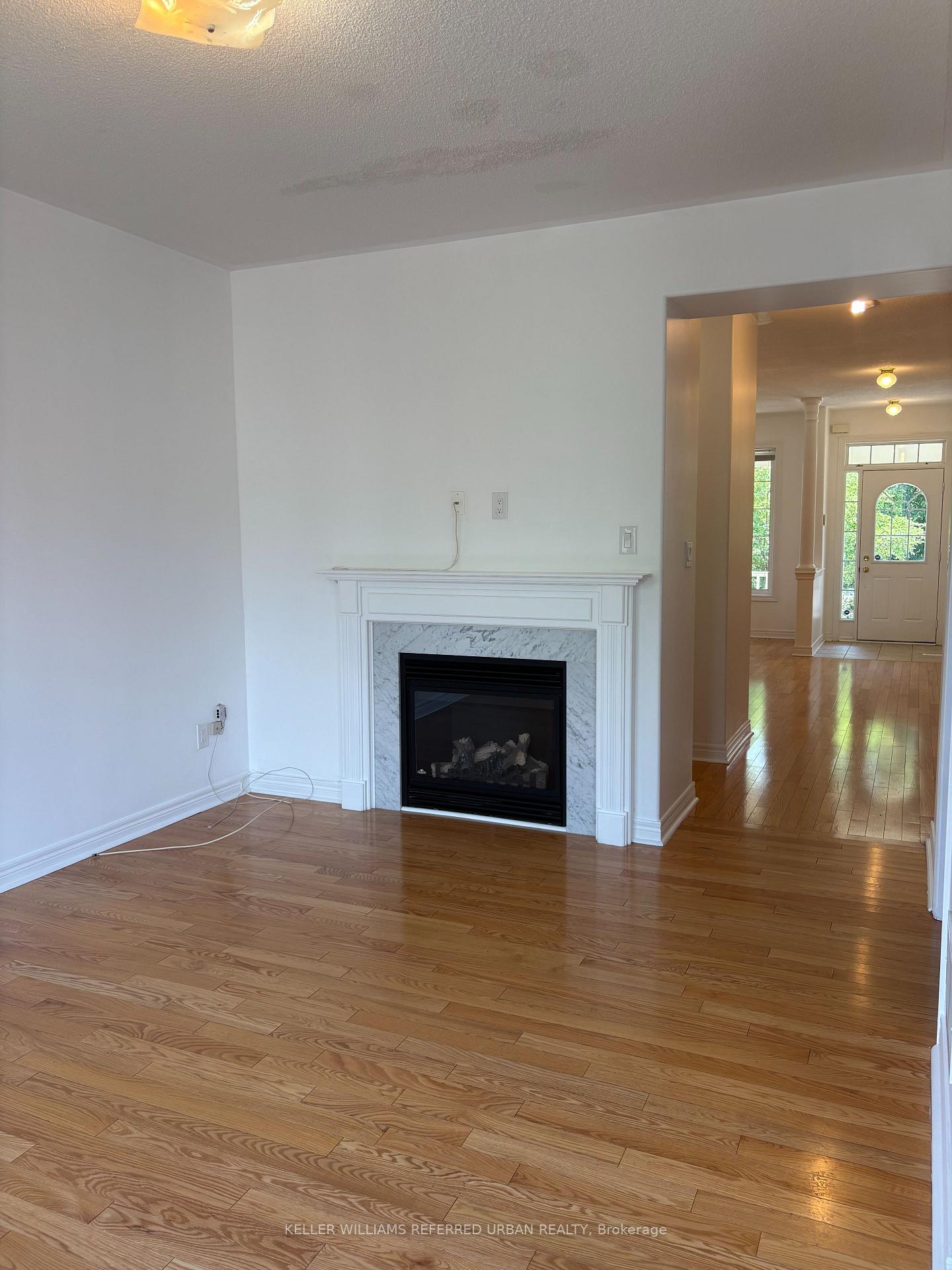 Photo 7 of 140 Foxwood Road, Vaughan, Patterson — HOMEH