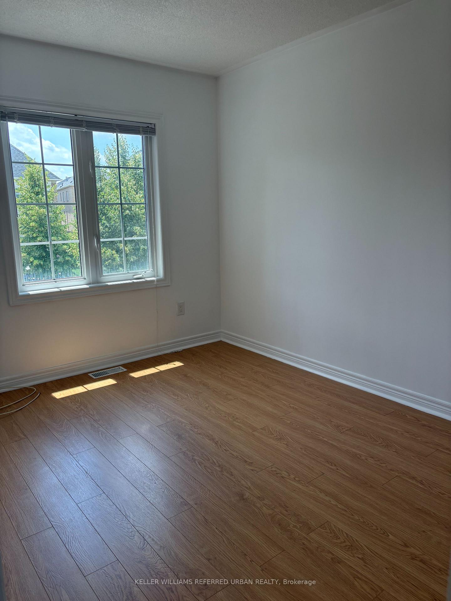 Photo 17 of 140 Foxwood Road, Vaughan, Patterson — HOMEH