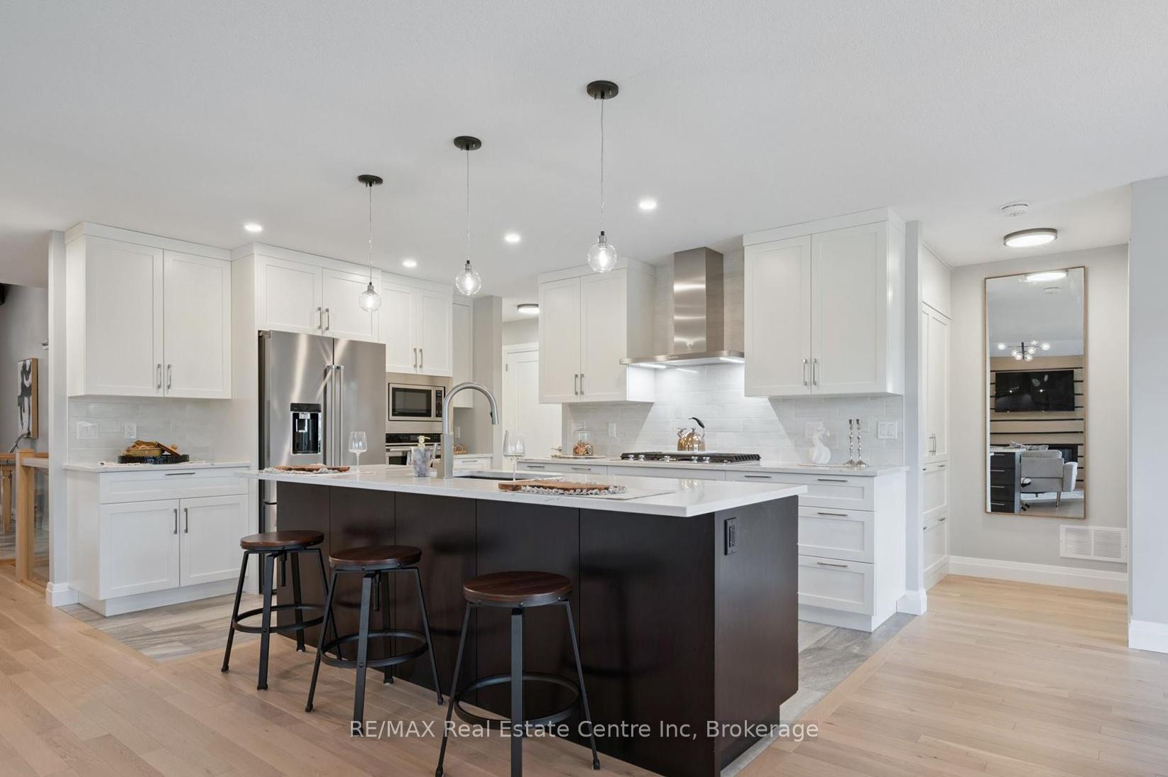 Photo 3 of 33 Waterloo Street, Centre Wellington, Elora/Salem — HOMEH