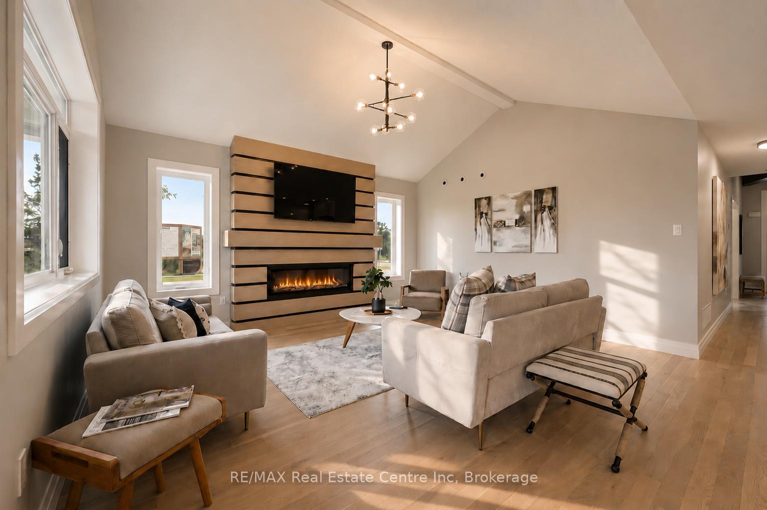 Photo 10 of 33 Waterloo Street, Centre Wellington, Elora/Salem — HOMEH