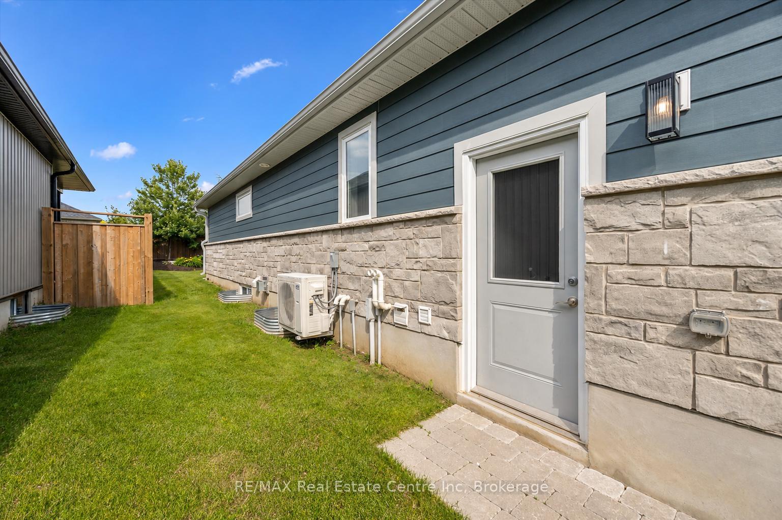 Photo 26 of 33 Waterloo Street, Centre Wellington, Elora/Salem — HOMEH