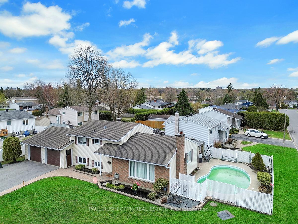 Photo 2 of 2191 Bickerton Avenue, Ottawa, Beacon Hill North — HOMEH