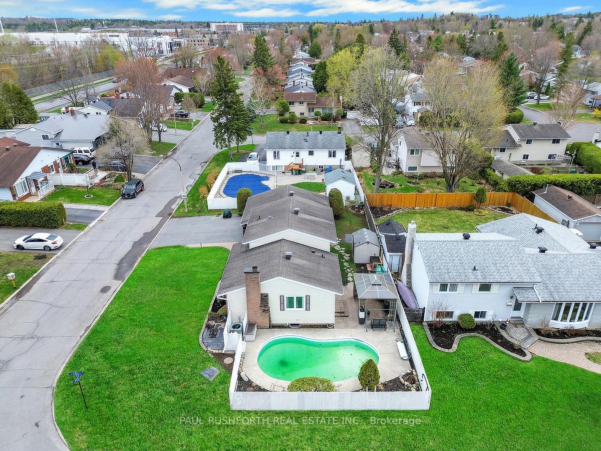Photo 3 of 2191 Bickerton Avenue, Ottawa, Beacon Hill North — HOMEH