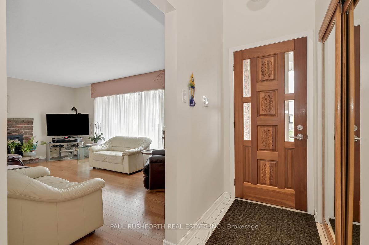 Photo 5 of 2191 Bickerton Avenue, Ottawa, Beacon Hill North — HOMEH