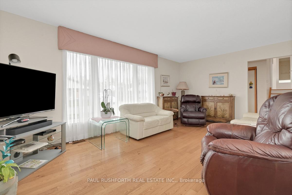 Photo 8 of 2191 Bickerton Avenue, Ottawa, Beacon Hill North — HOMEH