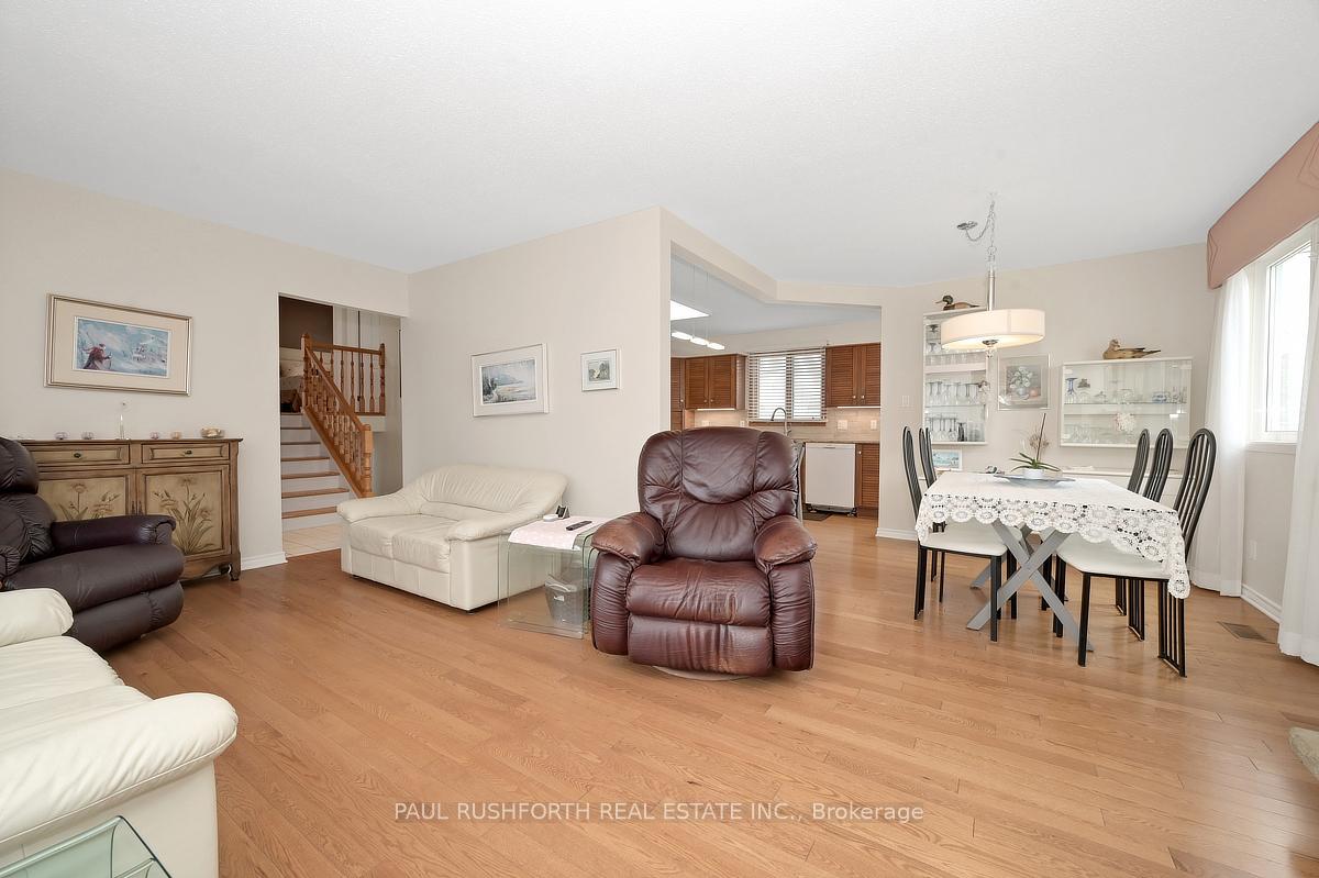 Photo 9 of 2191 Bickerton Avenue, Ottawa, Beacon Hill North — HOMEH