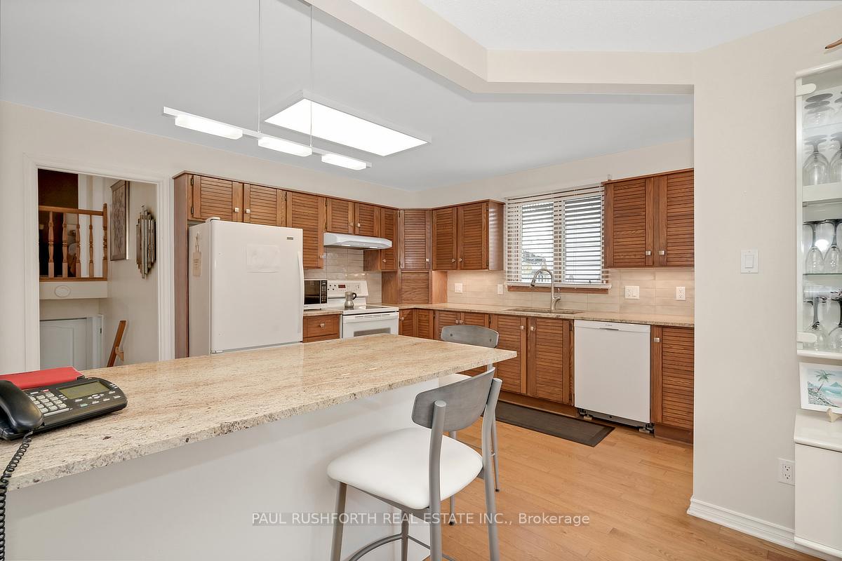 Photo 12 of 2191 Bickerton Avenue, Ottawa, Beacon Hill North — HOMEH