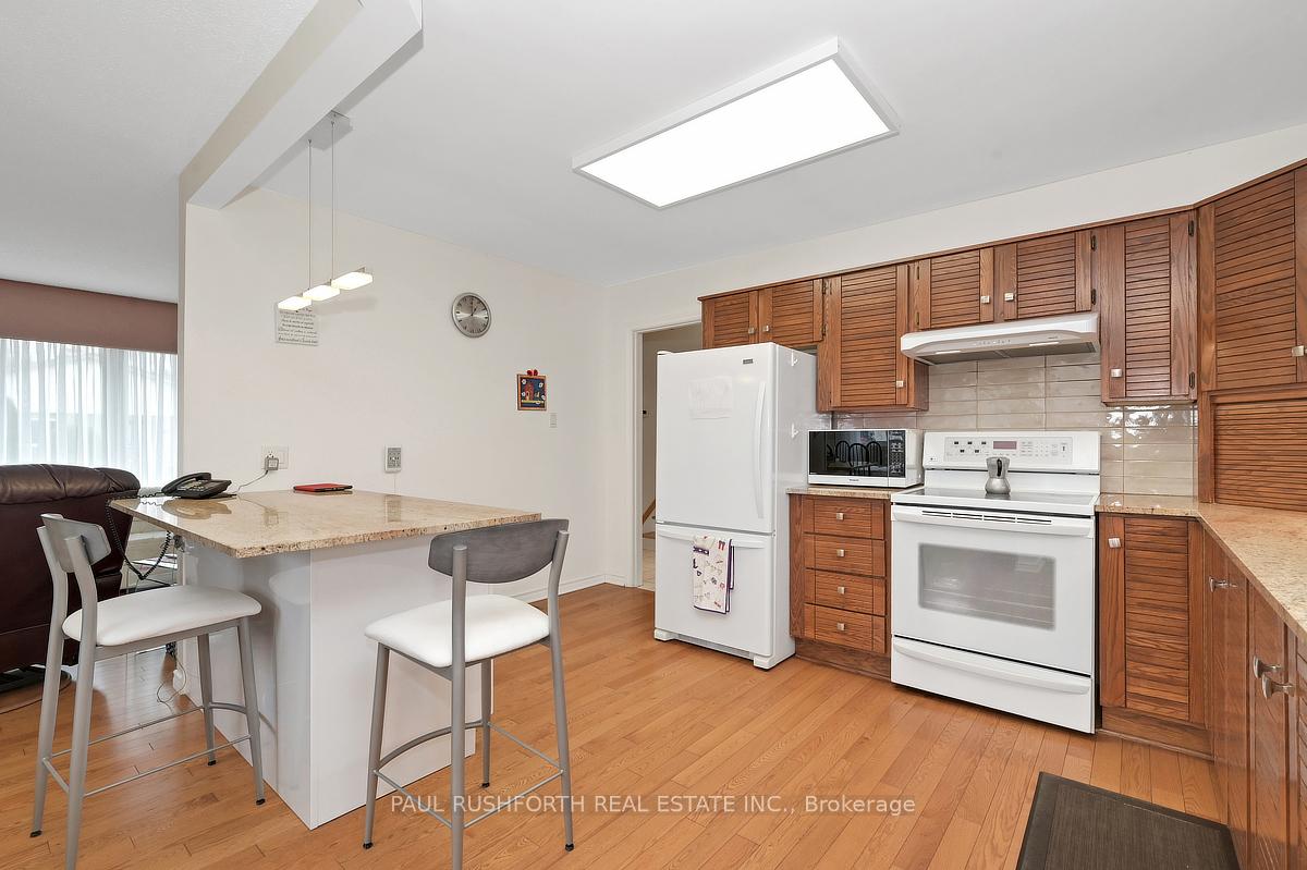 Photo 13 of 2191 Bickerton Avenue, Ottawa, Beacon Hill North — HOMEH