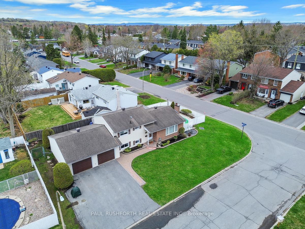 Photo 32 of 2191 Bickerton Avenue, Ottawa, Beacon Hill North — HOMEH