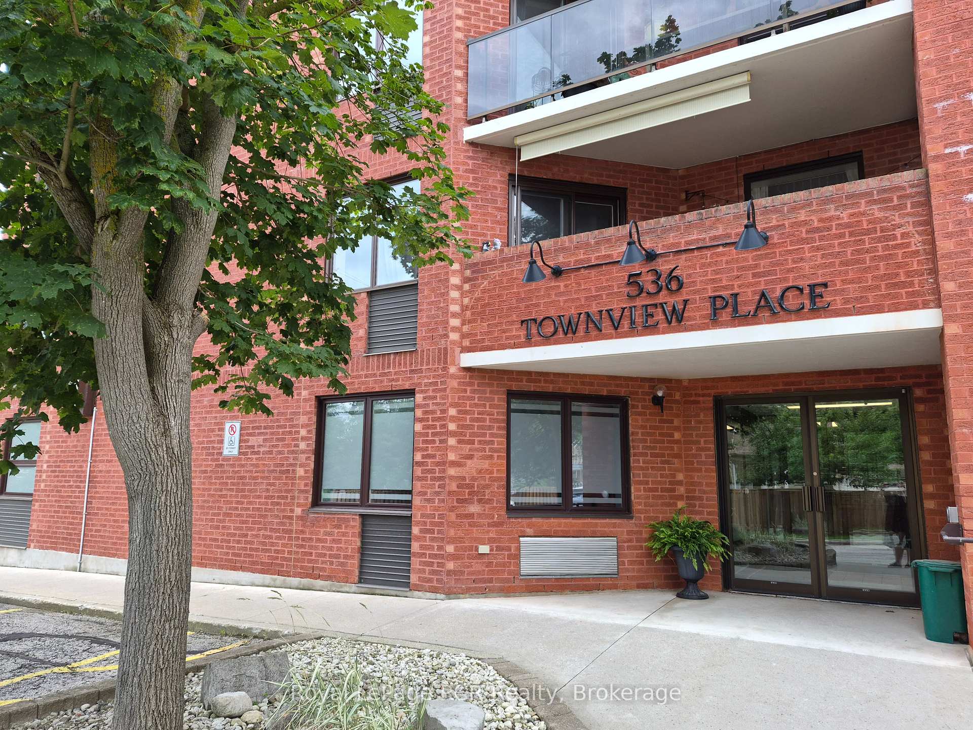 Photo of Unit 102, 536 11th Avenue