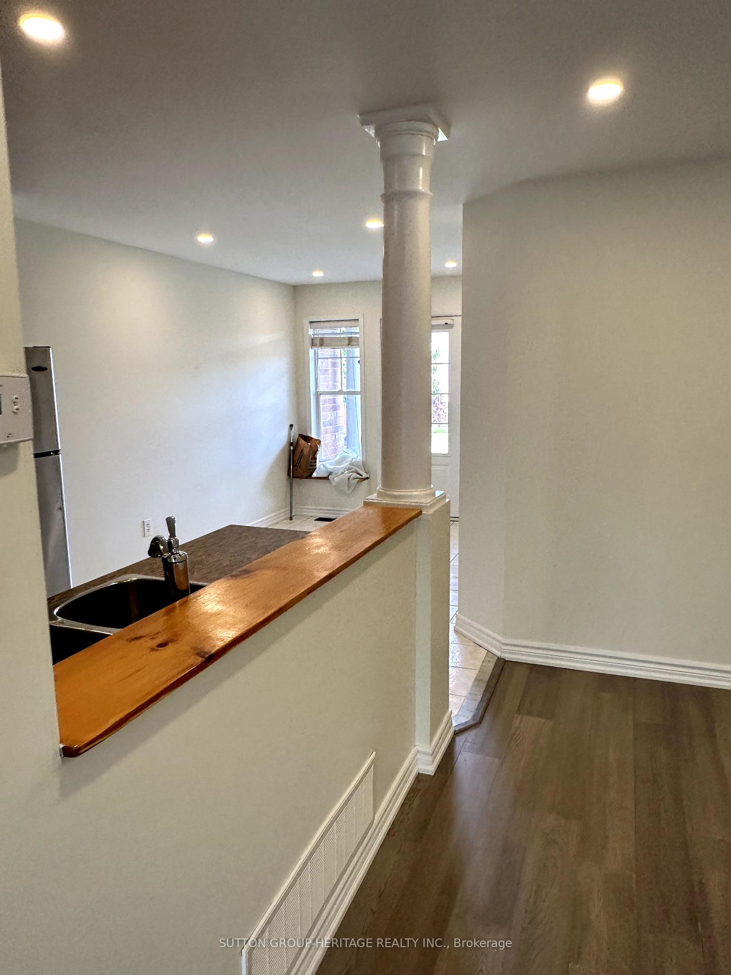 Photo 6 of 5535 Lawrence Avenue E, Scarborough, Centennial Scarborough — HOMEH