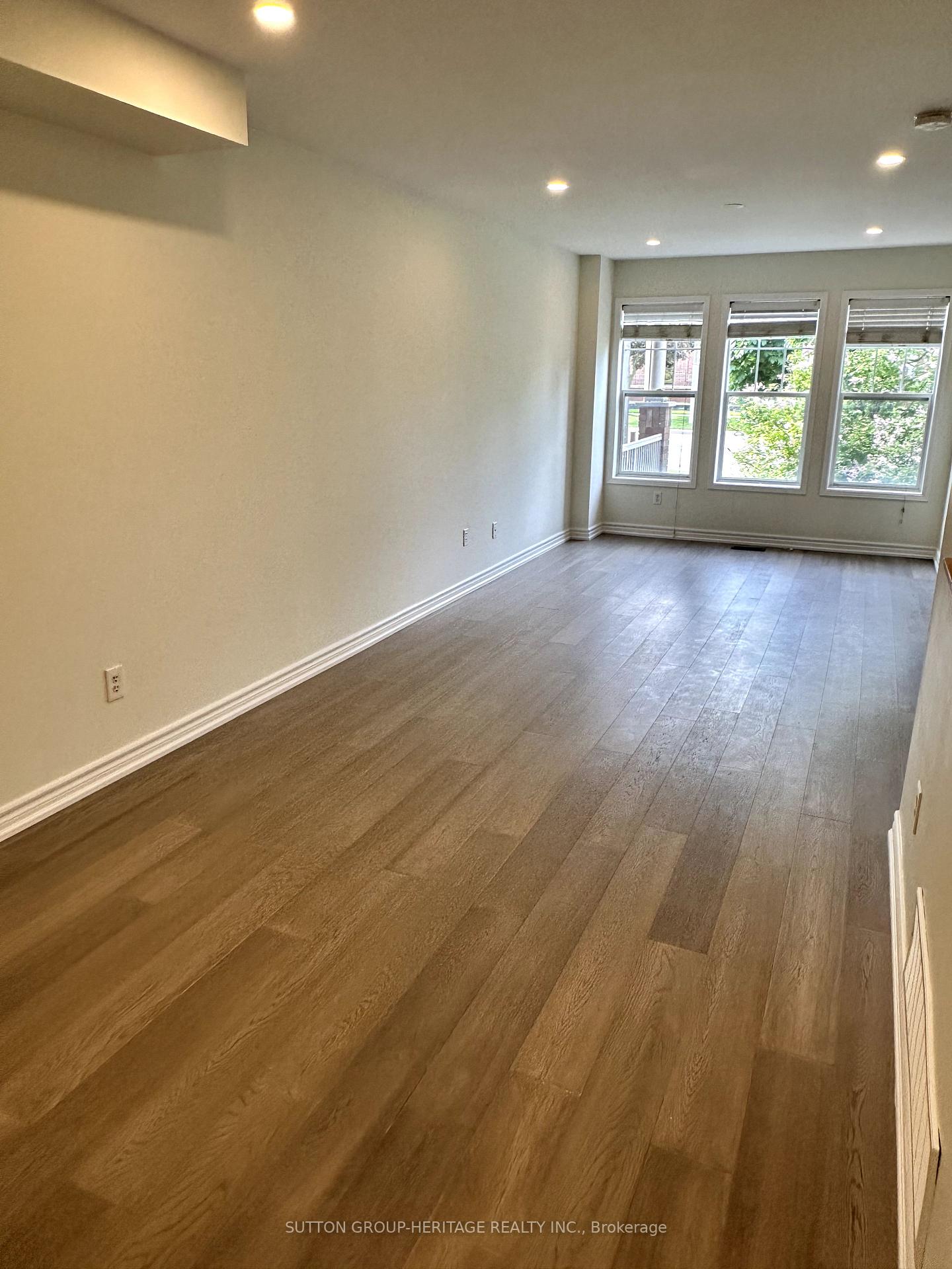 Photo 7 of 5535 Lawrence Avenue E, Scarborough, Centennial Scarborough — HOMEH