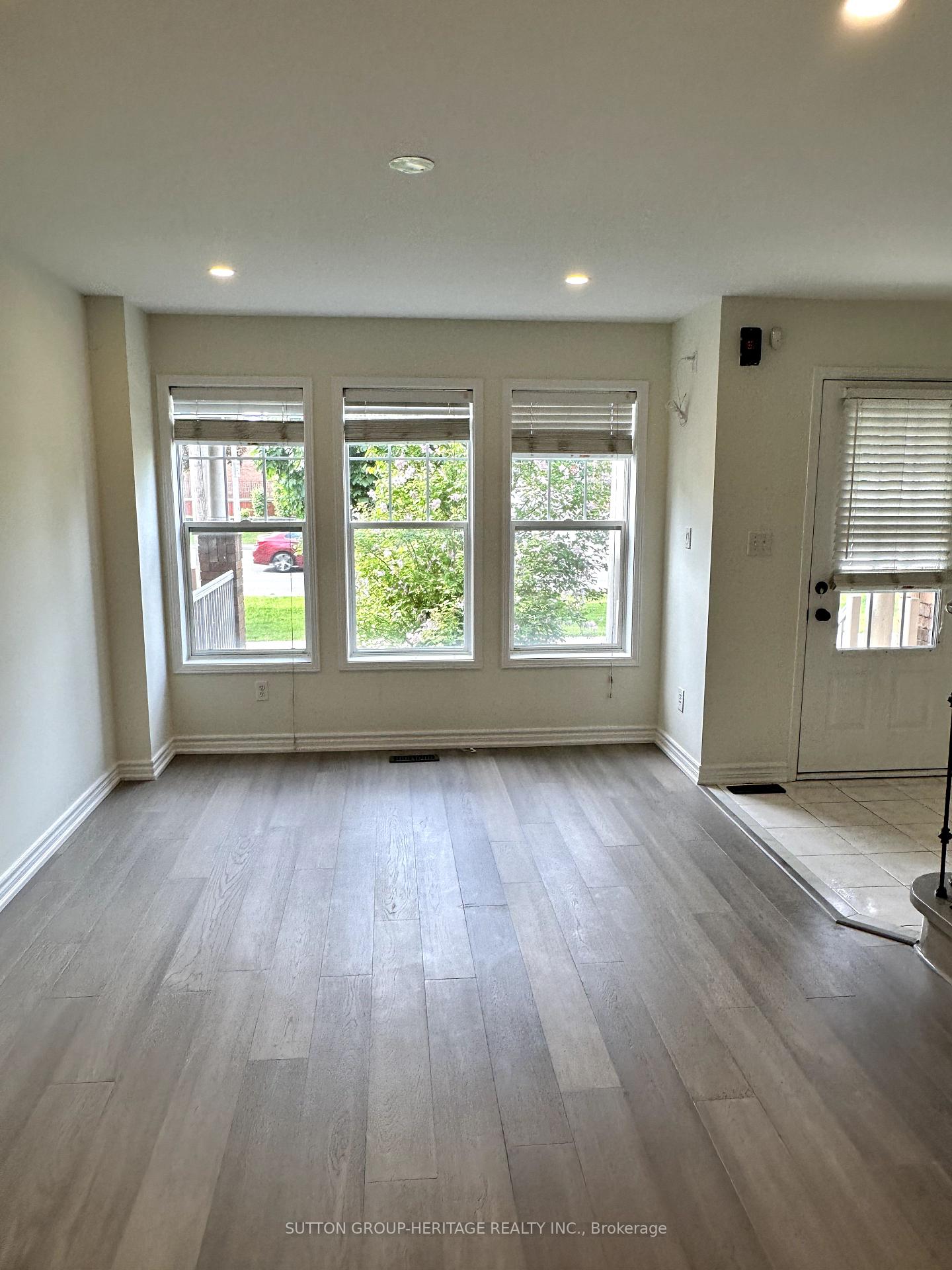 Photo 9 of 5535 Lawrence Avenue E, Scarborough, Centennial Scarborough — HOMEH