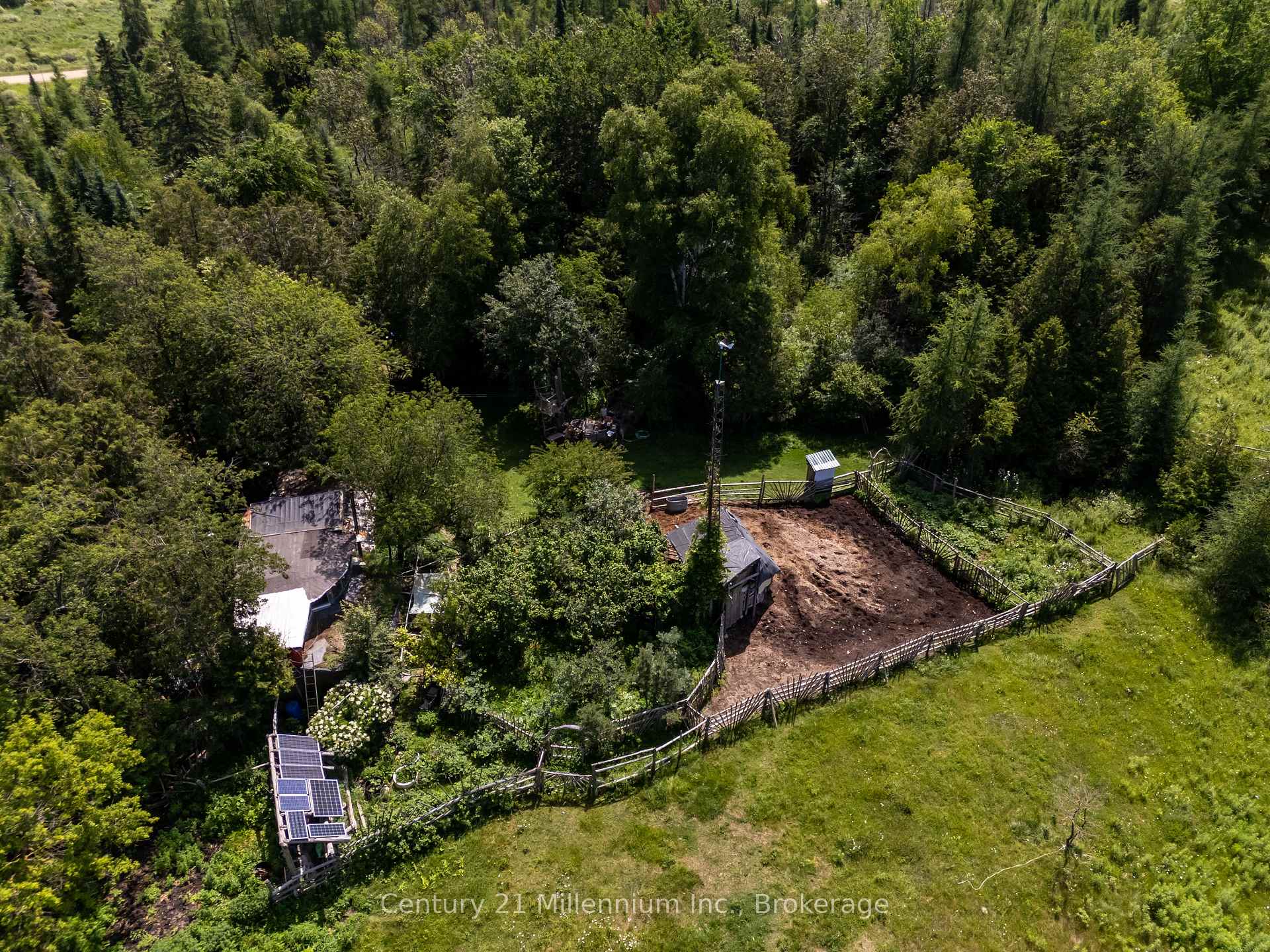 Photo 2 of 612608 Sideroad 61, Southgate — HOMEH
