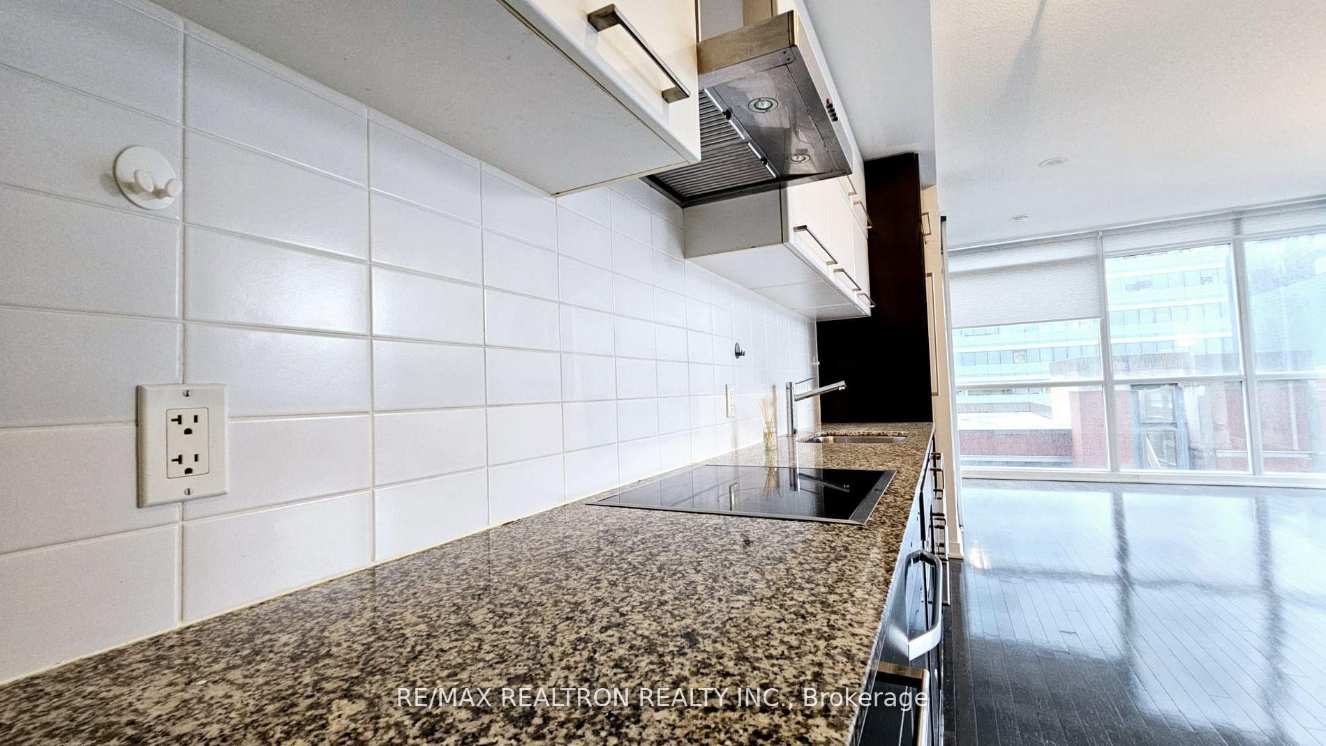 Photo 4 of Unit 712, 770 Bay Street, Toronto, Bay Street Corridor — HOMEH