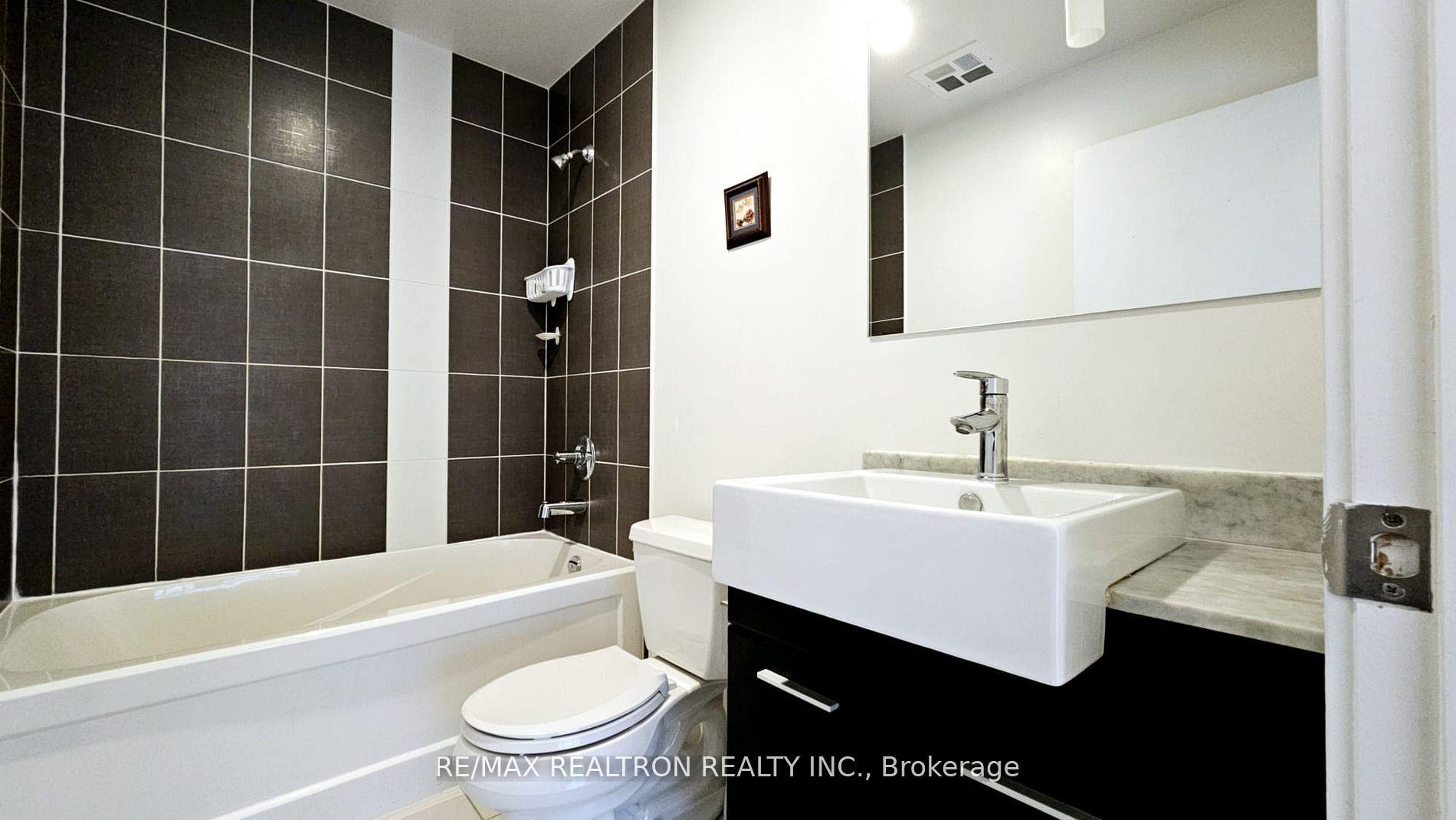 Photo 8 of Unit 712, 770 Bay Street, Toronto, Bay Street Corridor — HOMEH
