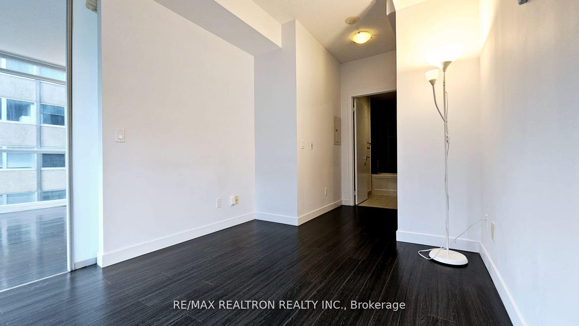 Photo 9 of Unit 712, 770 Bay Street, Toronto, Bay Street Corridor — HOMEH