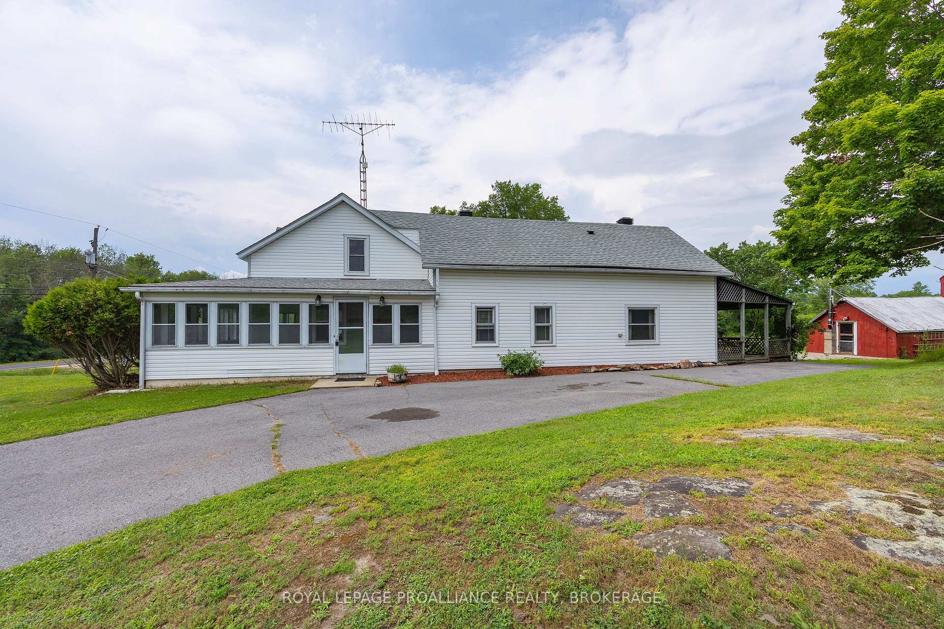 Photo 2 of 4678 Bellrock Road, Frontenac, Frontenac South — HOMEH