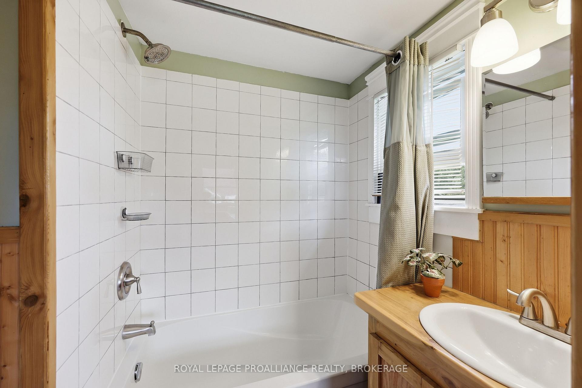 Photo 10 of 4678 Bellrock Road, Frontenac, Frontenac South — HOMEH
