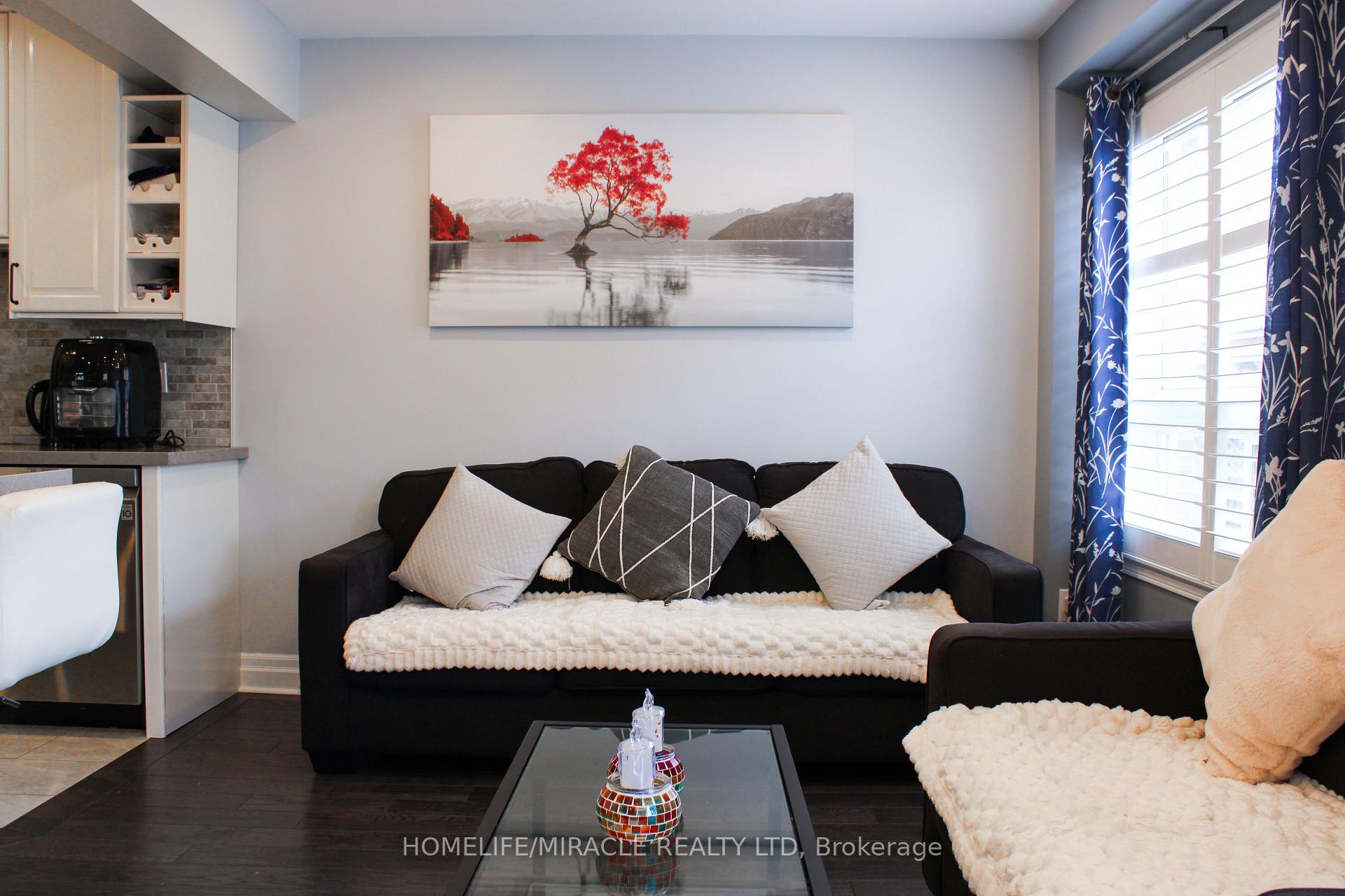 Photo 7 of 14 Unsworth Crescent, Ajax, Northwest Ajax — HOMEH
