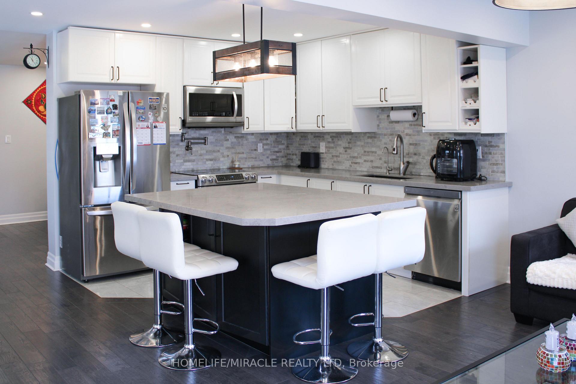 Photo 9 of 14 Unsworth Crescent, Ajax, Northwest Ajax — HOMEH