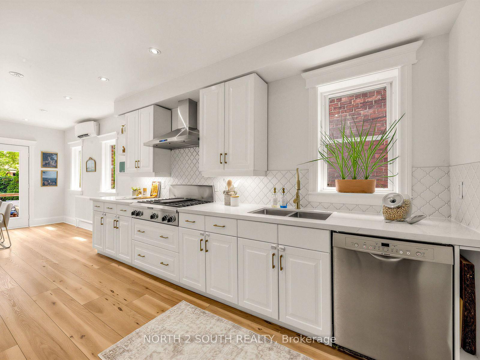 Photo 16 of 47 Bellefair Avenue, Toronto, The Beaches — HOMEH