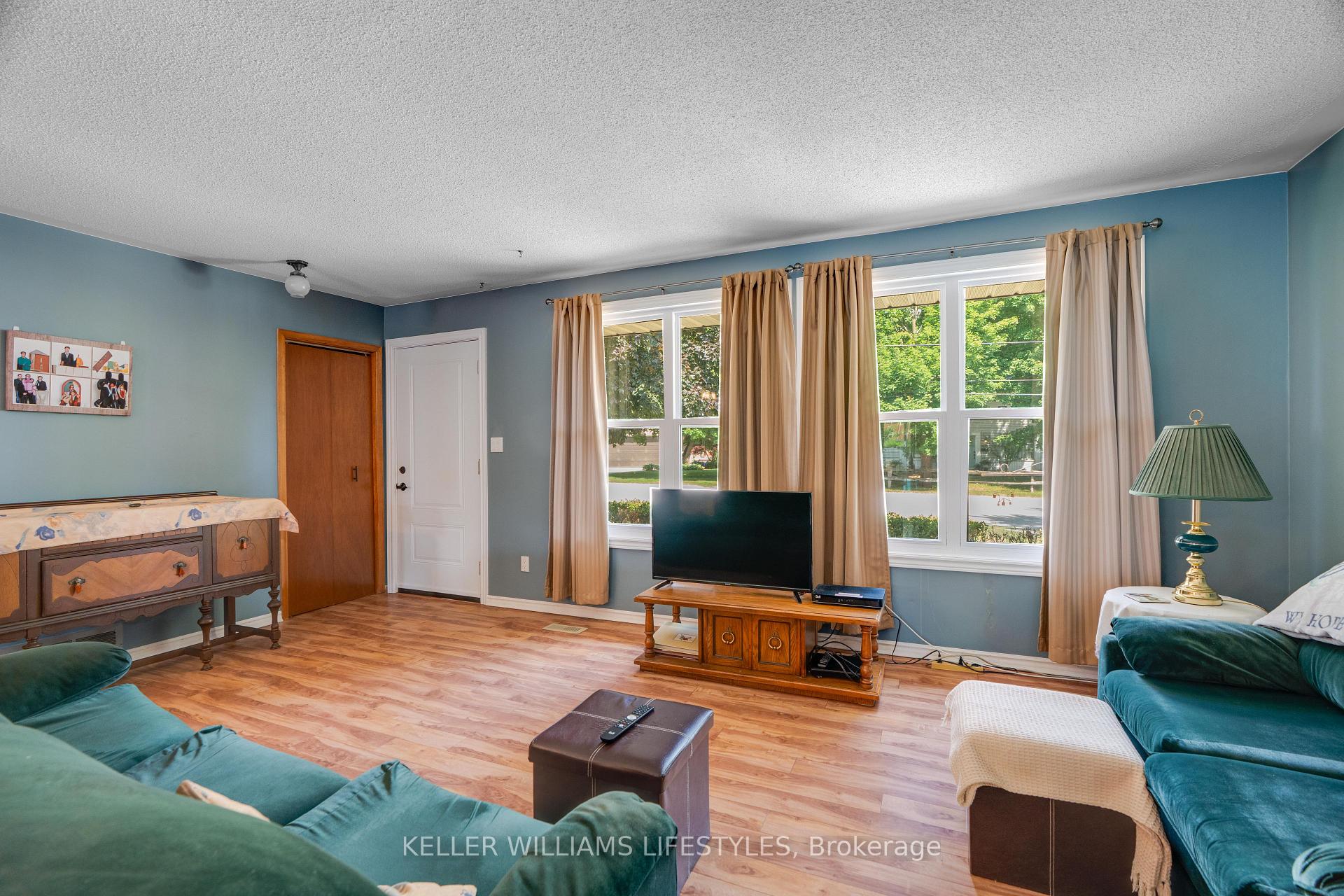 Photo 3 of 288 Carrie Street, Strathroy-Caradoc, NW — HOMEH