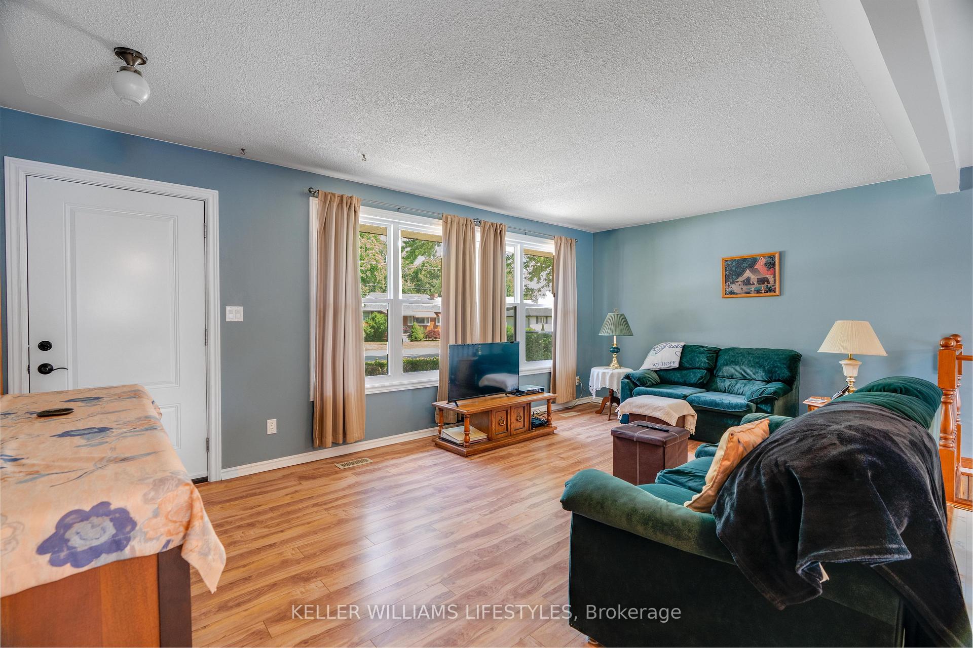 Photo 4 of 288 Carrie Street, Strathroy-Caradoc, NW — HOMEH