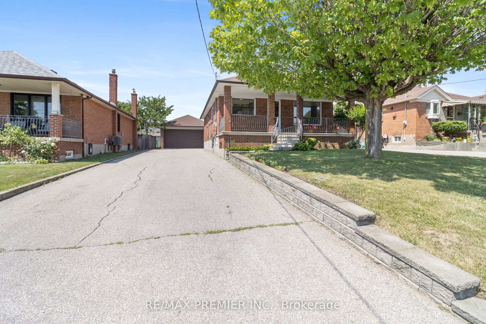 Photo 1 of 30 Forthbridge Crescent, North York, Downsview-Roding-CFB — HOMEH