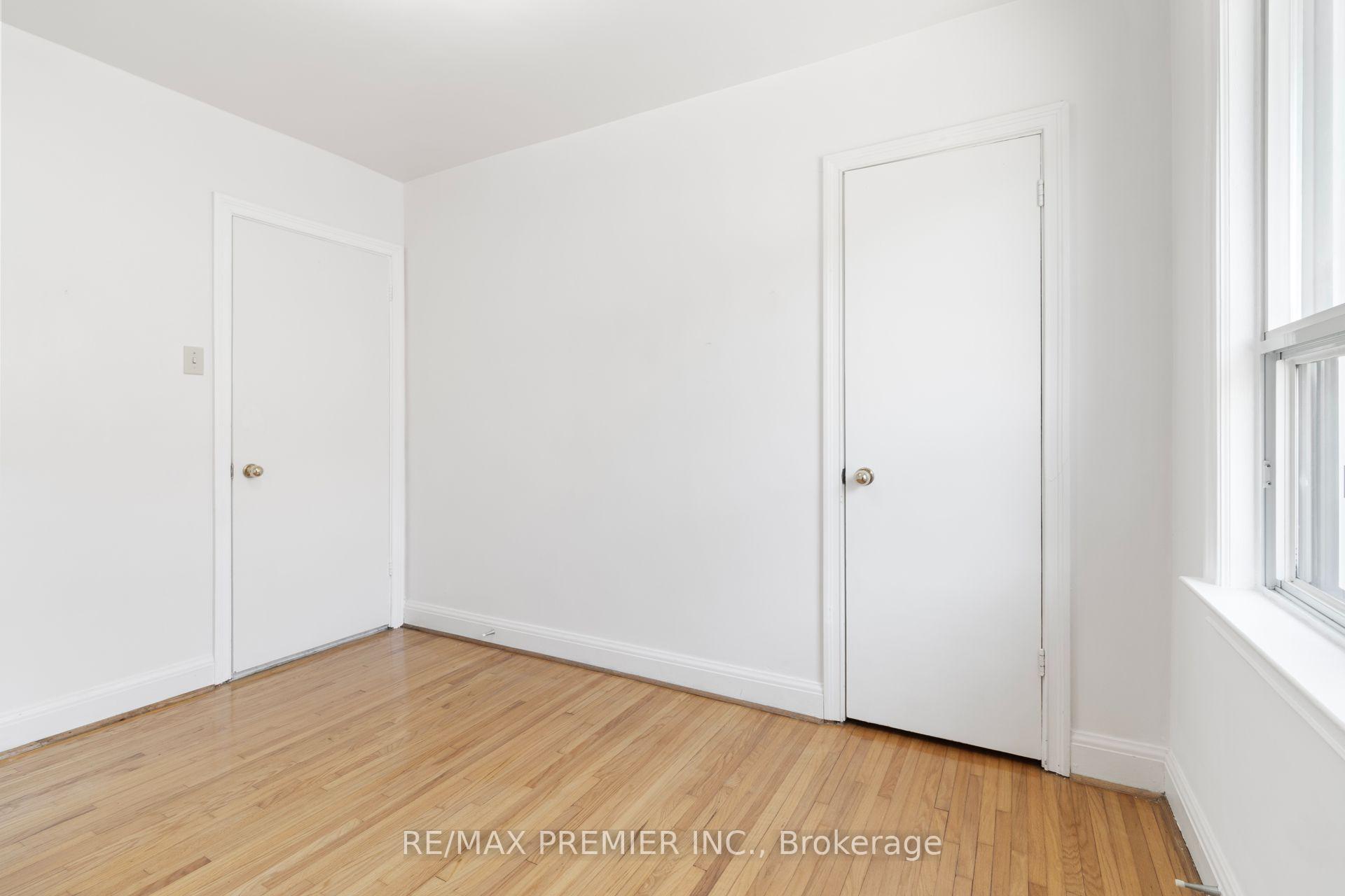 Photo 13 of 30 Forthbridge Crescent, North York, Downsview-Roding-CFB — HOMEH