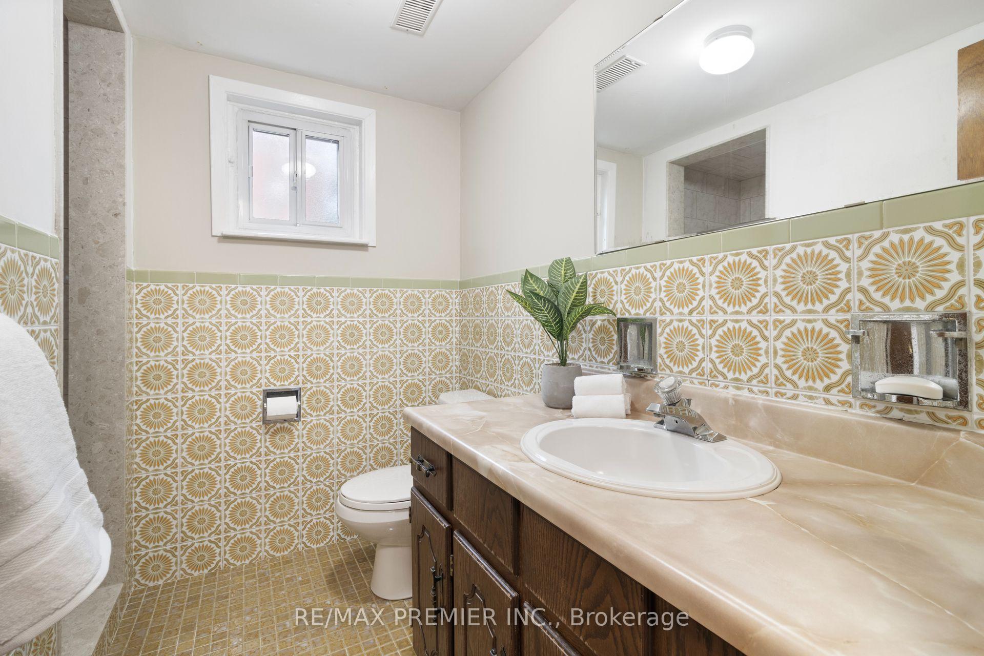 Photo 29 of 30 Forthbridge Crescent, North York, Downsview-Roding-CFB — HOMEH