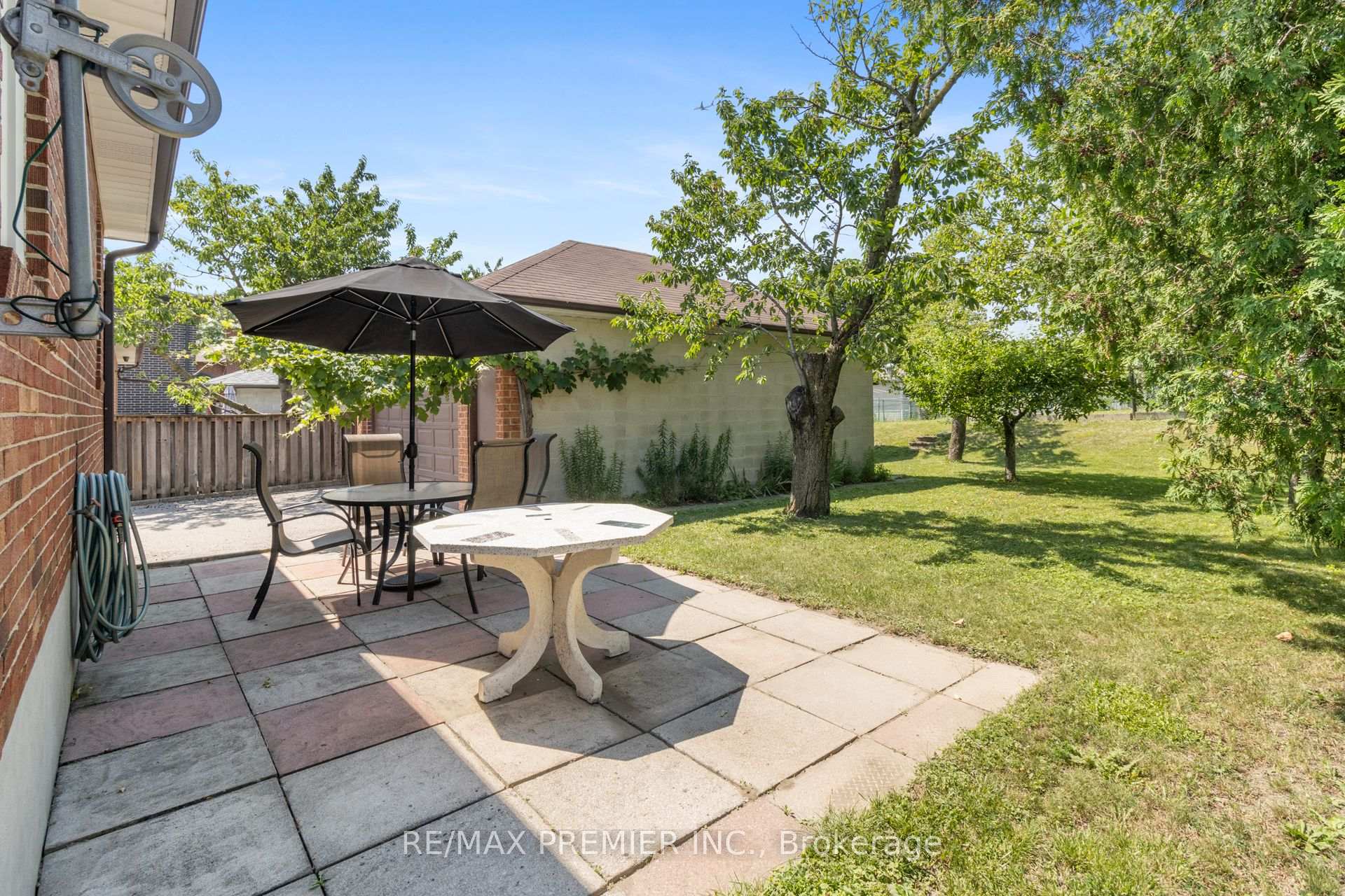 Photo 35 of 30 Forthbridge Crescent, North York, Downsview-Roding-CFB — HOMEH
