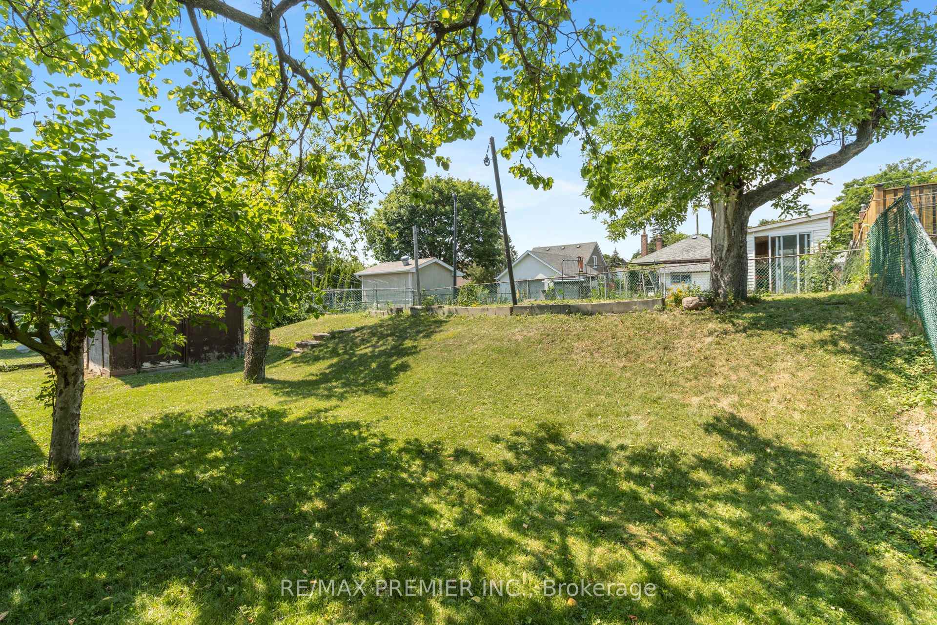 Photo 37 of 30 Forthbridge Crescent, North York, Downsview-Roding-CFB — HOMEH