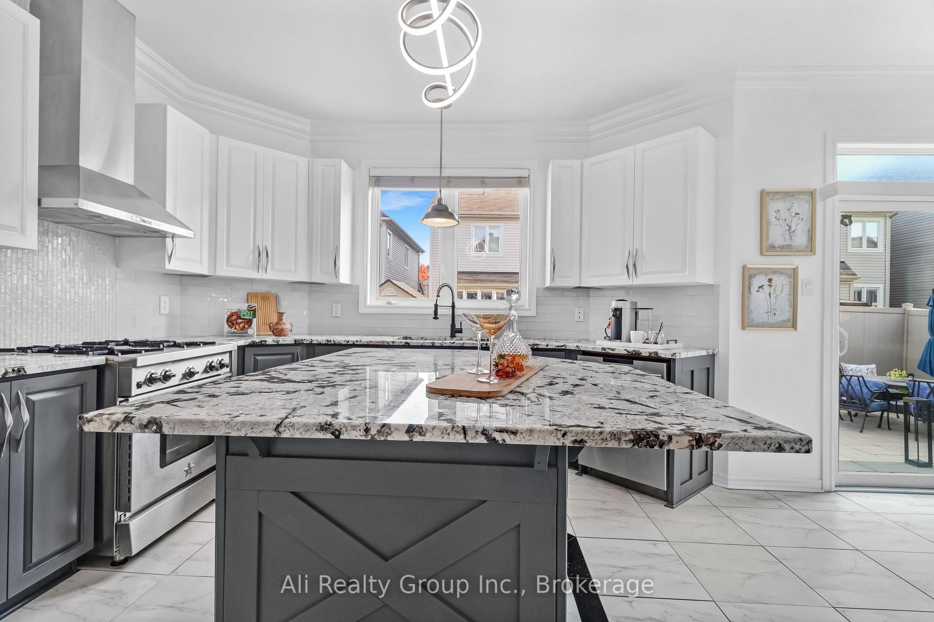 Photo 5 of 3454 River Run Avenue, Ottawa, Barrhaven - Half Moon Bay — HOMEH