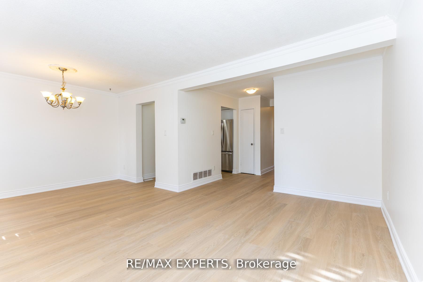 Photo 3 of 31 Carleton Place, Brampton, Bramalea West Industrial — HOMEH