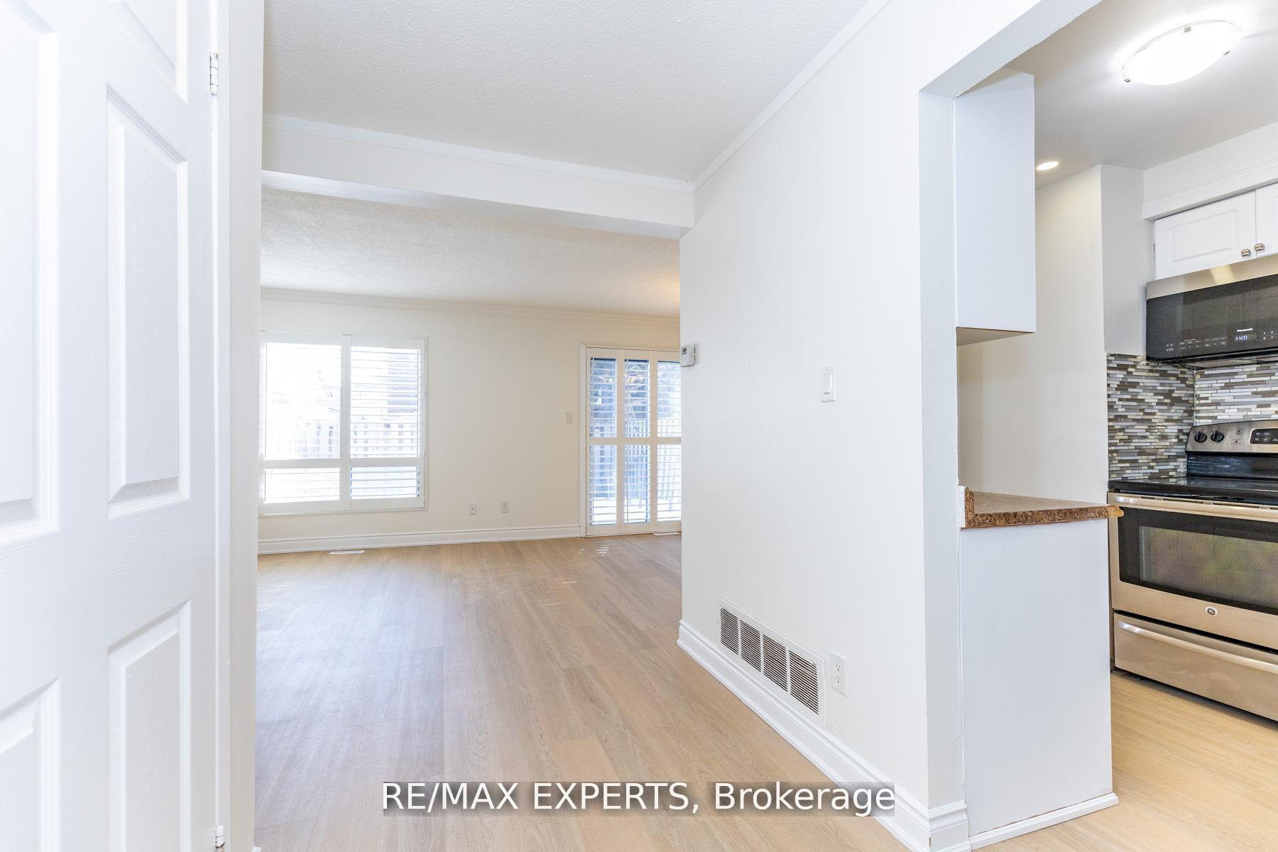 Photo 5 of 31 Carleton Place, Brampton, Bramalea West Industrial — HOMEH