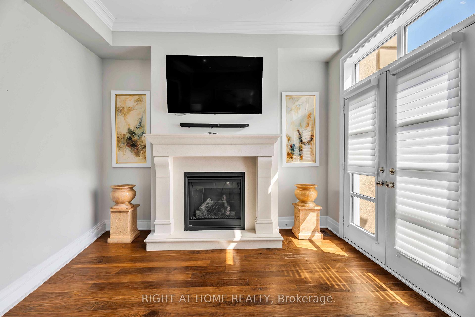 Photo 9 of 184 Dorval Drive, Oakville, West — HOMEH