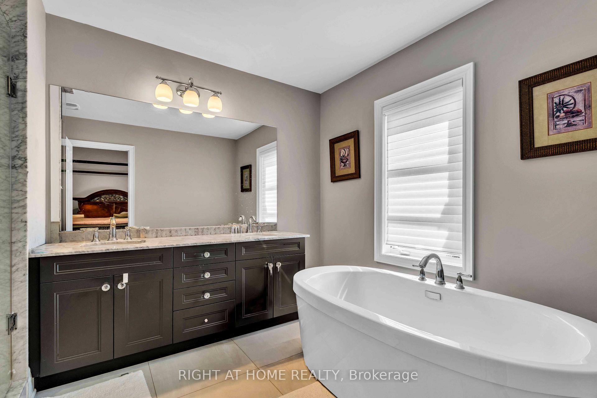 Photo 18 of 184 Dorval Drive, Oakville, West — HOMEH